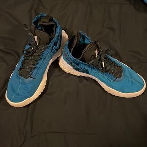 Jordan Proto React basketball shoes